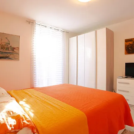 Lake View Apartament