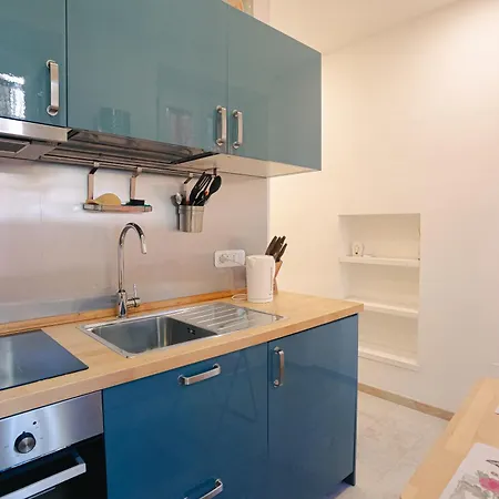 Lake View Apartament *